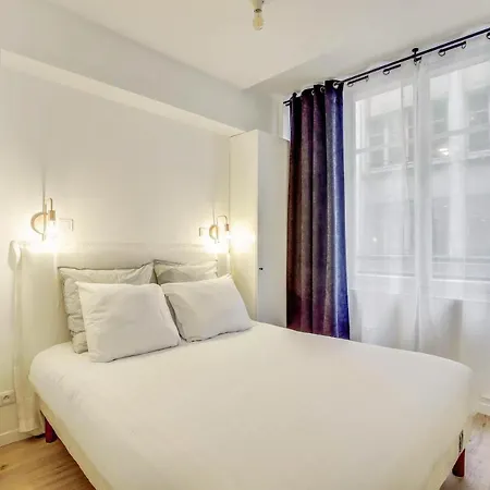 Appartamento & Stylish Renovated Parisian / 6-8 Guests Parigi