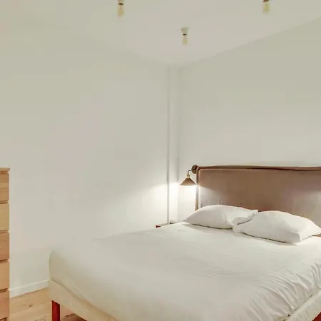 & Stylish Renovated Parisian / 6-8 Guests Appartamento Parigi