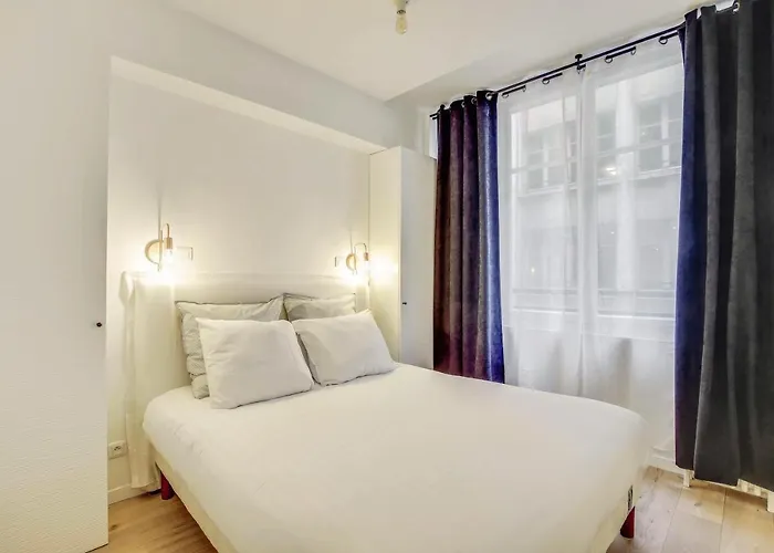 Appartamento & Stylish Renovated Parisian / 6-8 Guests Parigi