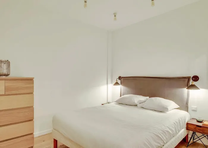 & Stylish Renovated Parisian / 6-8 Guests Appartamento Parigi