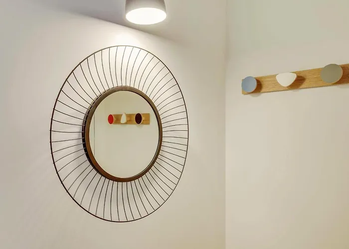 & Stylish Renovated Parisian / 6-8 Guests Parigi